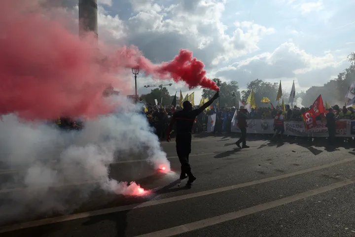 Više od 1.000 povrijeđenih od početka protesta u francuskim srednjim školama, 30.000 učenika ne može pohađati nastavu