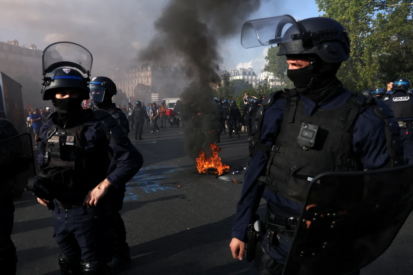 Colère des lycéens français: la police pointée du doigt, une première mise en examen