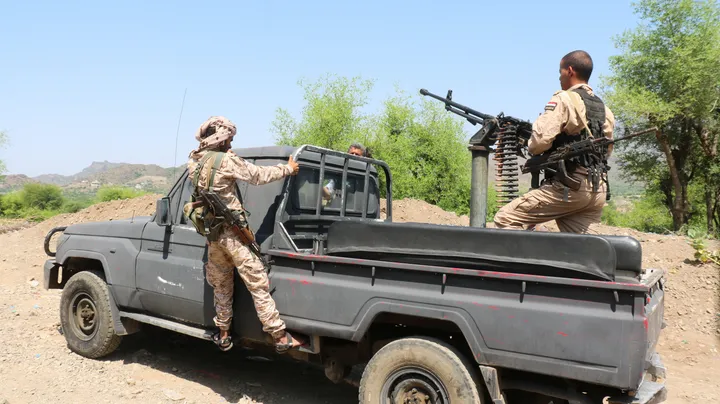 Yemeni army says it launched six air strikes on Houthi positions in Taiz