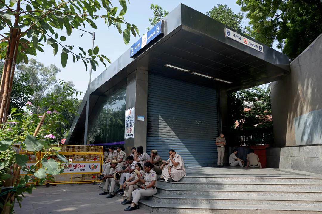 कांग्रेस प्रदर्शन से पहले दिल्ली मेट्रो के छह स्टेशनों पर एंट्री-एग्जिट बंद