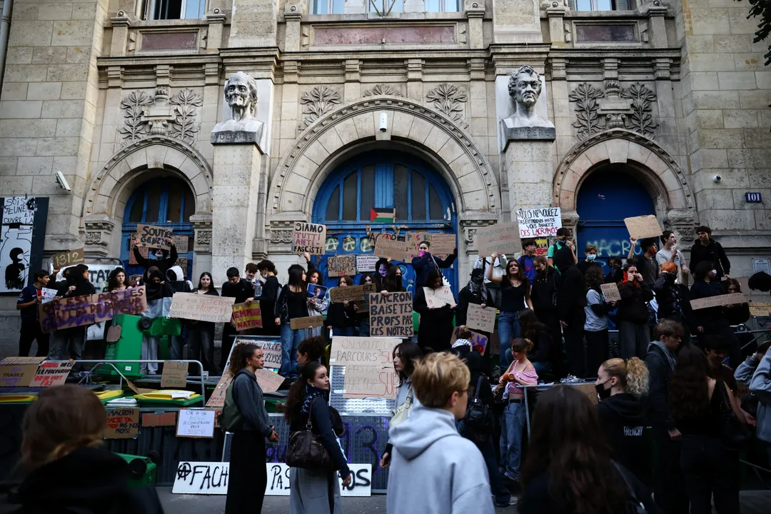 No let-up in France student protests despite government assurances