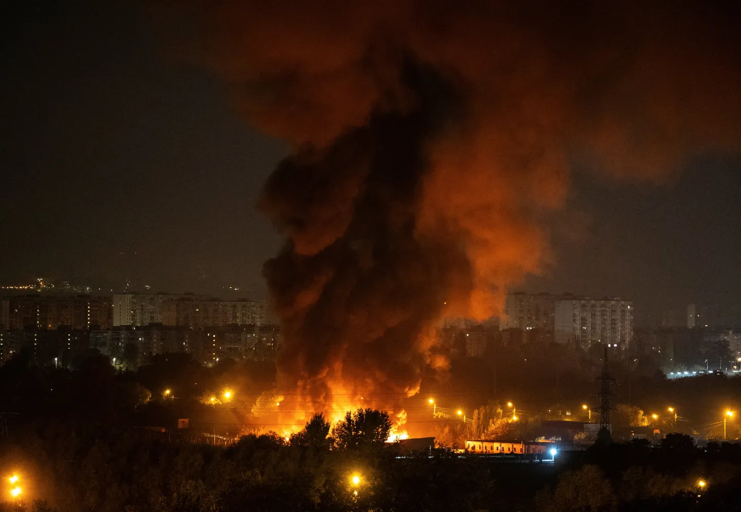 11 killed in Russian strikes on Ukraine, as Kiev, Moscow trade attacks overnight