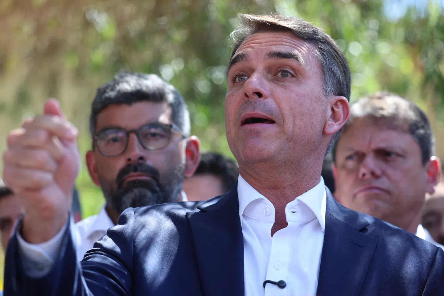 Brasil investiga a Bolsonaro por posible interferencia electoral, mientras Trump cuestiona comicios