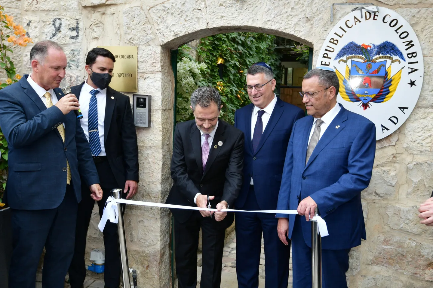 Colombia opens embassy in West Jerusalem, defying global opposition