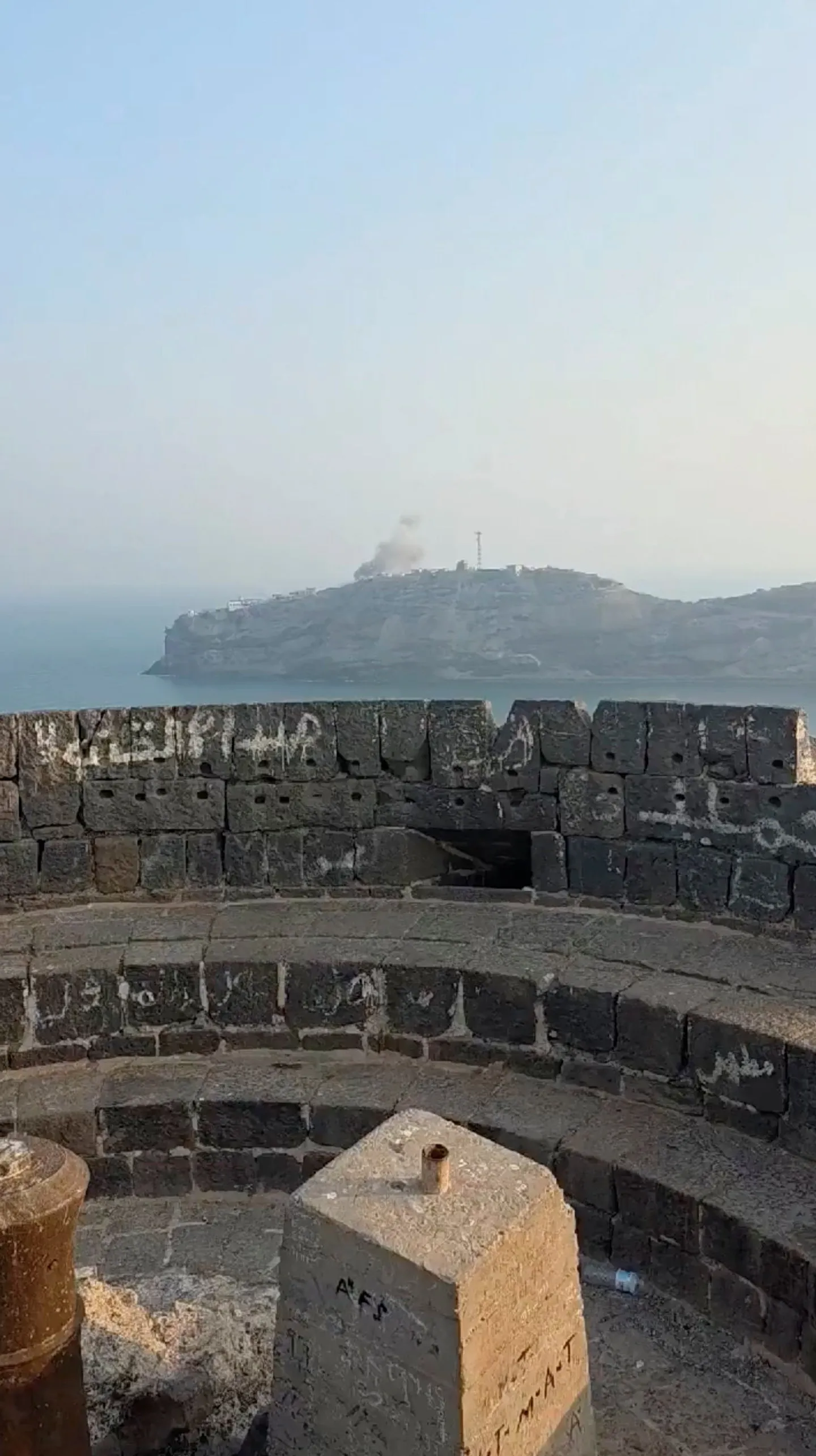 Yémen: cinq morts dans une frappe des Houthis contre le palais présidentiel à Aden
