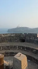 Yémen: cinq morts dans une frappe des Houthis contre le palais présidentiel à Aden