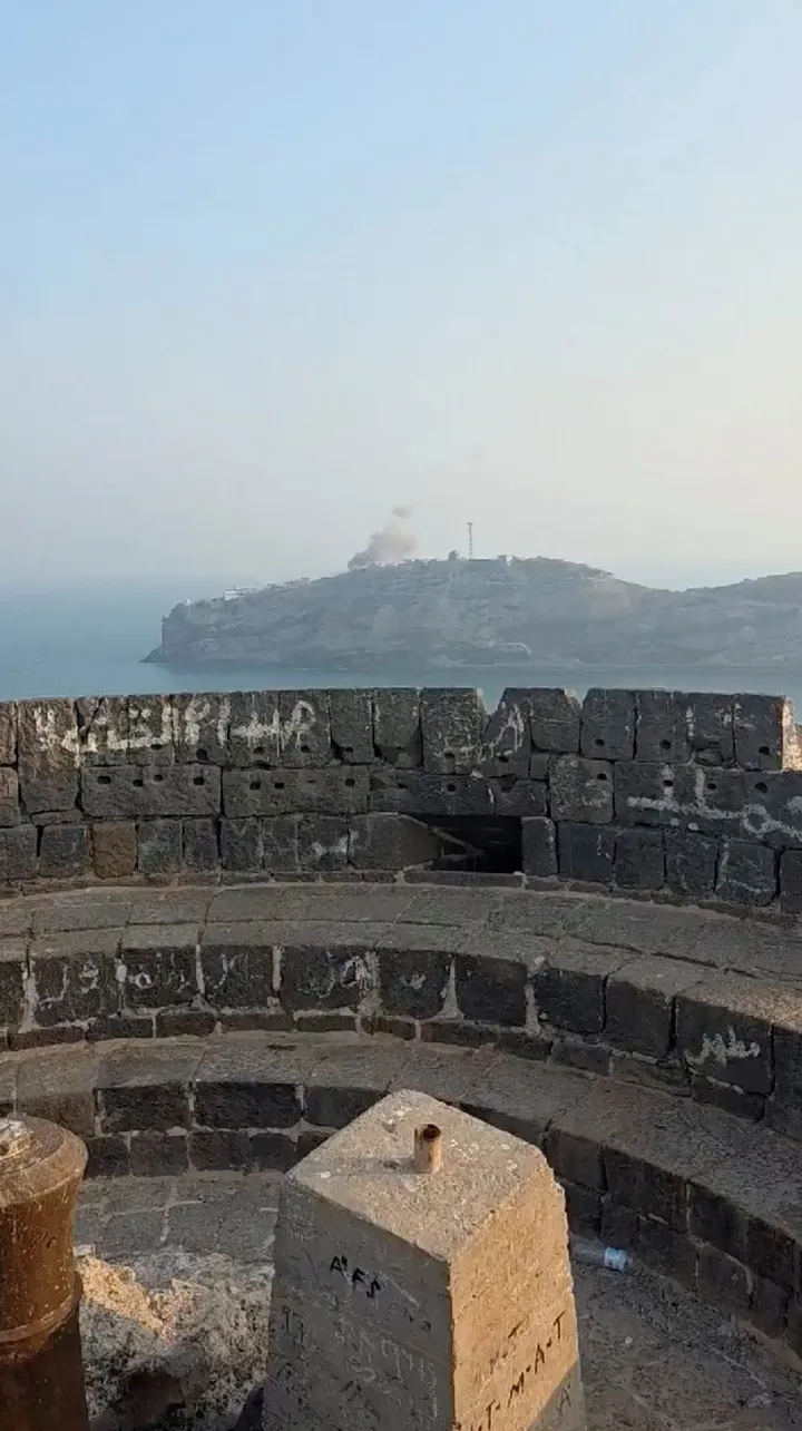 Yémen: cinq morts dans une frappe des Houthis contre le palais présidentiel à Aden