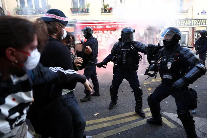 17 octobre: la mobilisation marquée par des violences policières et des entraves à la presse