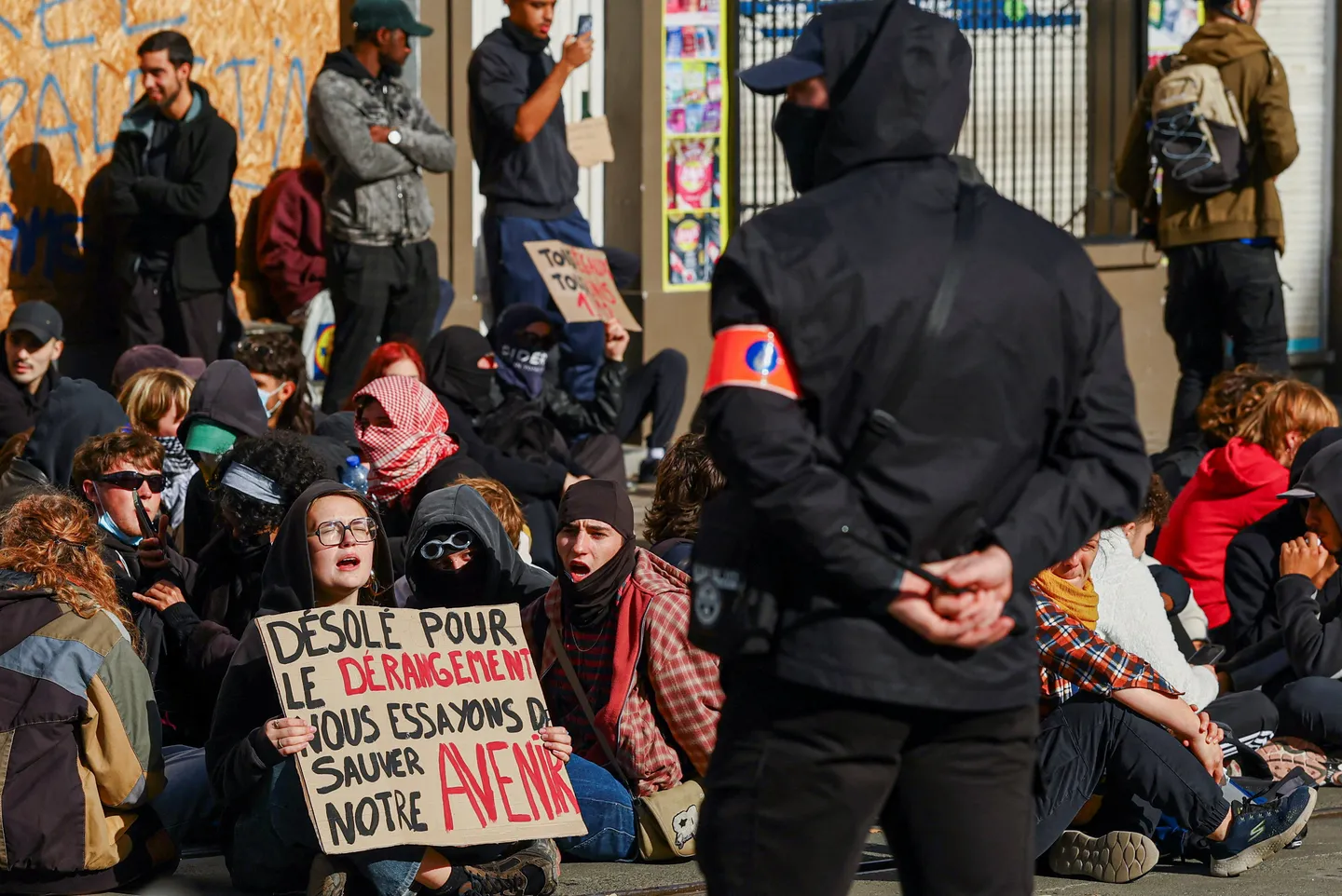 België beschuldigt extreemlinkse radicalen ervan jonge relschoppers aan te sturen