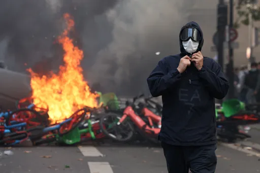 Mbi 2.500 të arrestuar për protestat në Francë, katër hetime për sjelljen e policisë