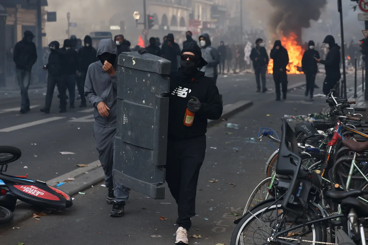 La France secouée par de violentes manifestations contre la vie chère