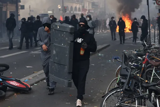 La France secouée par de violentes manifestations contre la vie chère