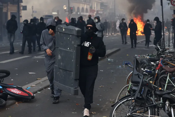 La France secouée par de violentes manifestations contre la vie chère