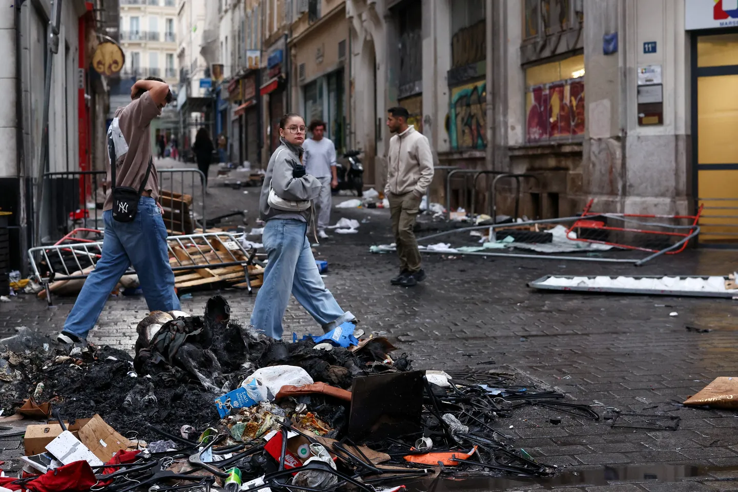 Frankreich: Nach landesweitem Protesttag werden Schäden sichtbar