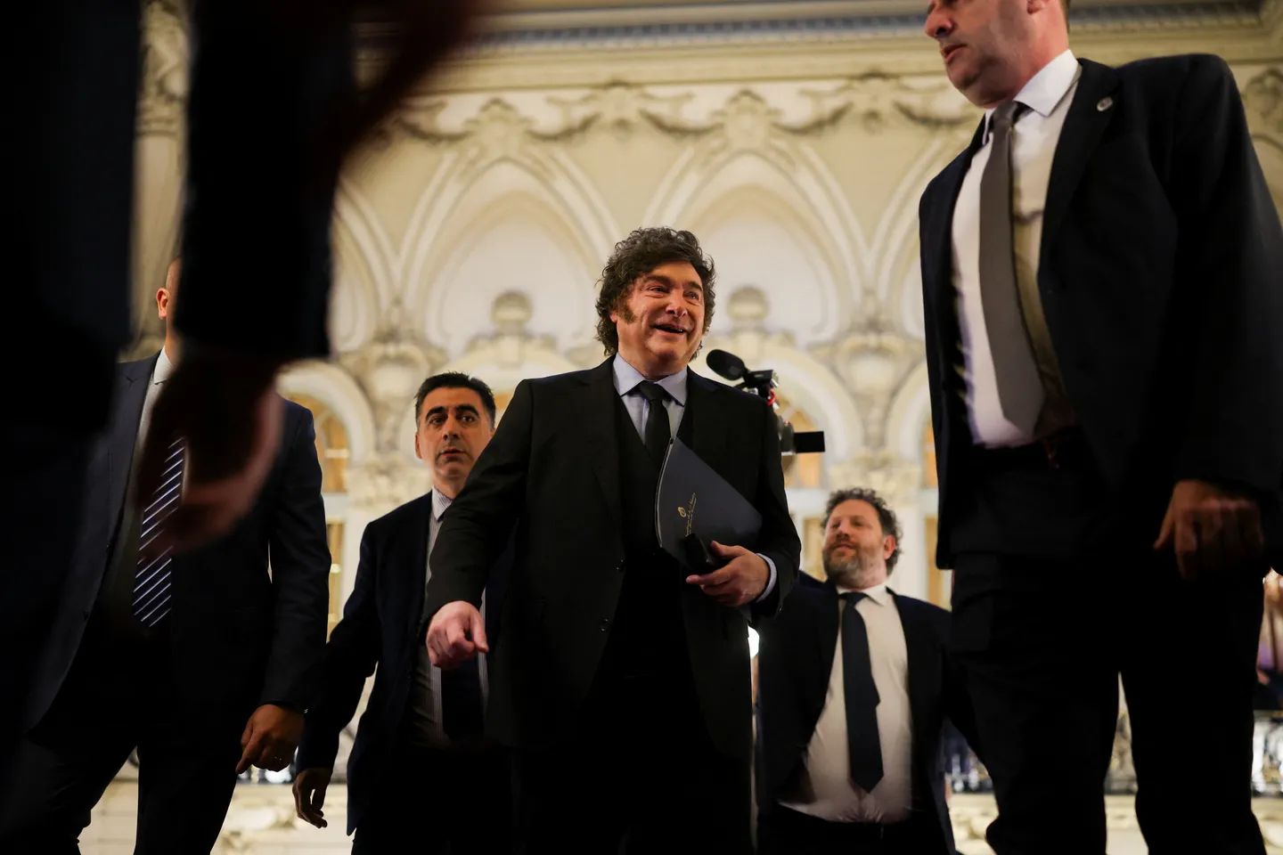 Presidente da Argentina, Milei, chamou Sánchez de "ditador" no seu discurso em Madrid