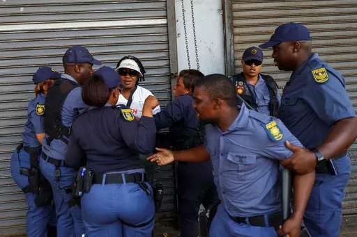 Uma pessoa de nacionalidade estrangeira foi linchada durante uma marcha de protesto na África do Sul