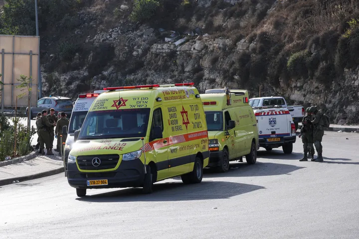 استشهاد فلسطينيين وإصابة 5 إسرائيليين بينهم اثنان بحالة حرجة خلال عملية إطلاق نار قرب الخليل