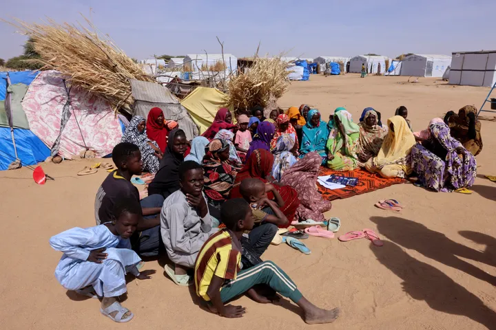 السودان.. قتلى بهجوم على سوق في دارفور وتحذير دولي من مجاعة وشيكة البلاد