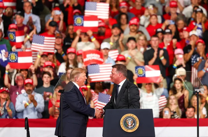 Umfrage: Mehrheit sieht Auftritt von Audi-Chef mit Trump kritisch