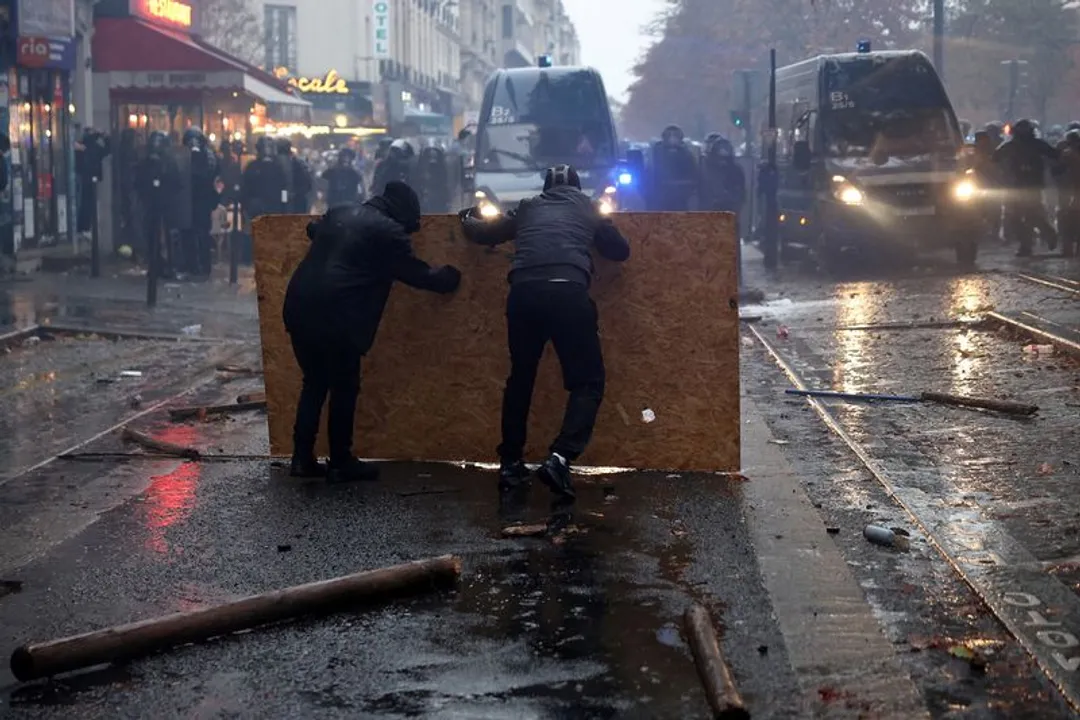 Nouvelles manifestations samedi en France: les autorités redoutent un nouveau 17 octobre